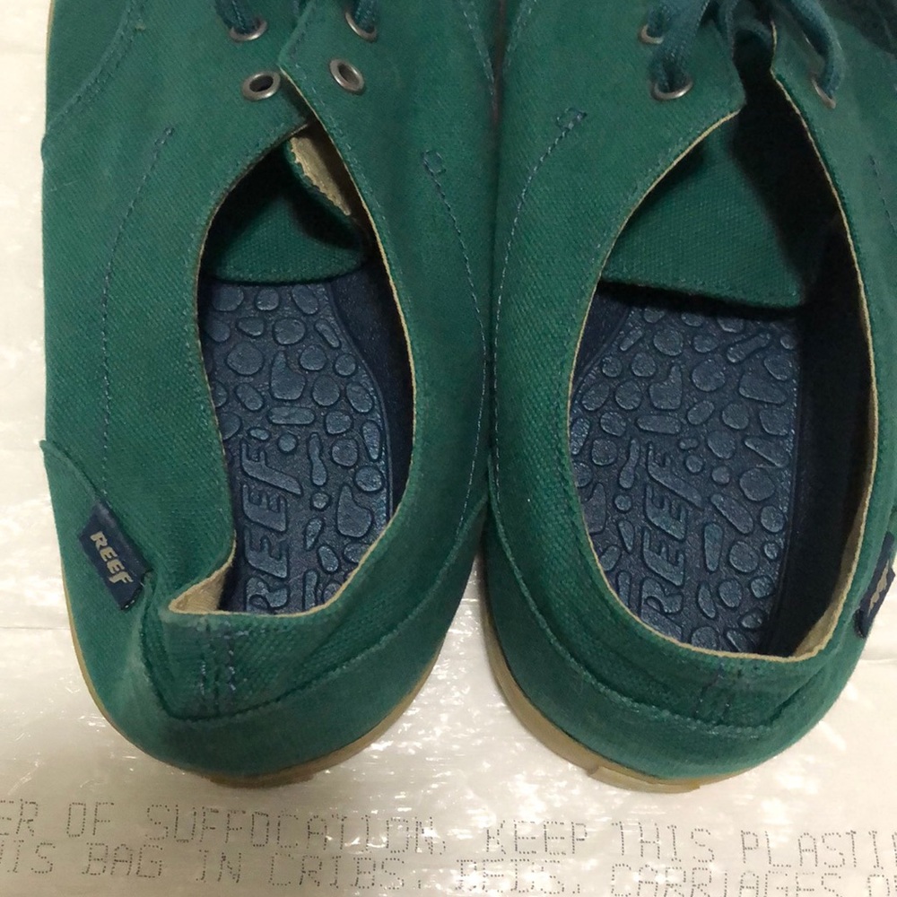 Reef shoes - Picture 3 of 4